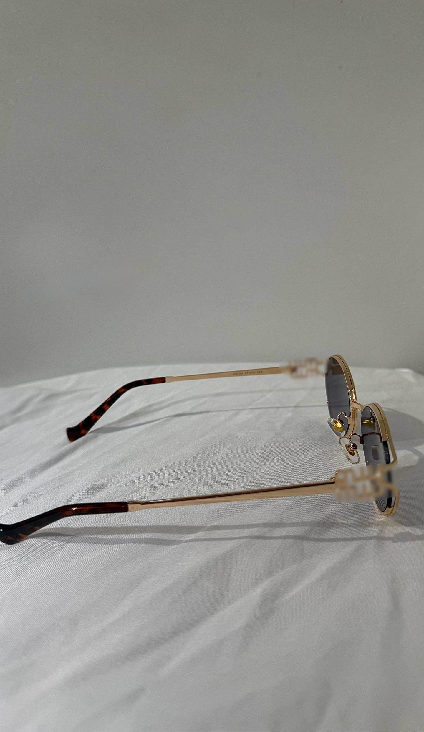 M sunglasses